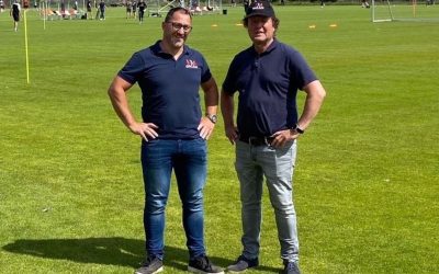 Sportbedrijf Noordwijk bereidt voetbalvelden voor met belijningsrobot